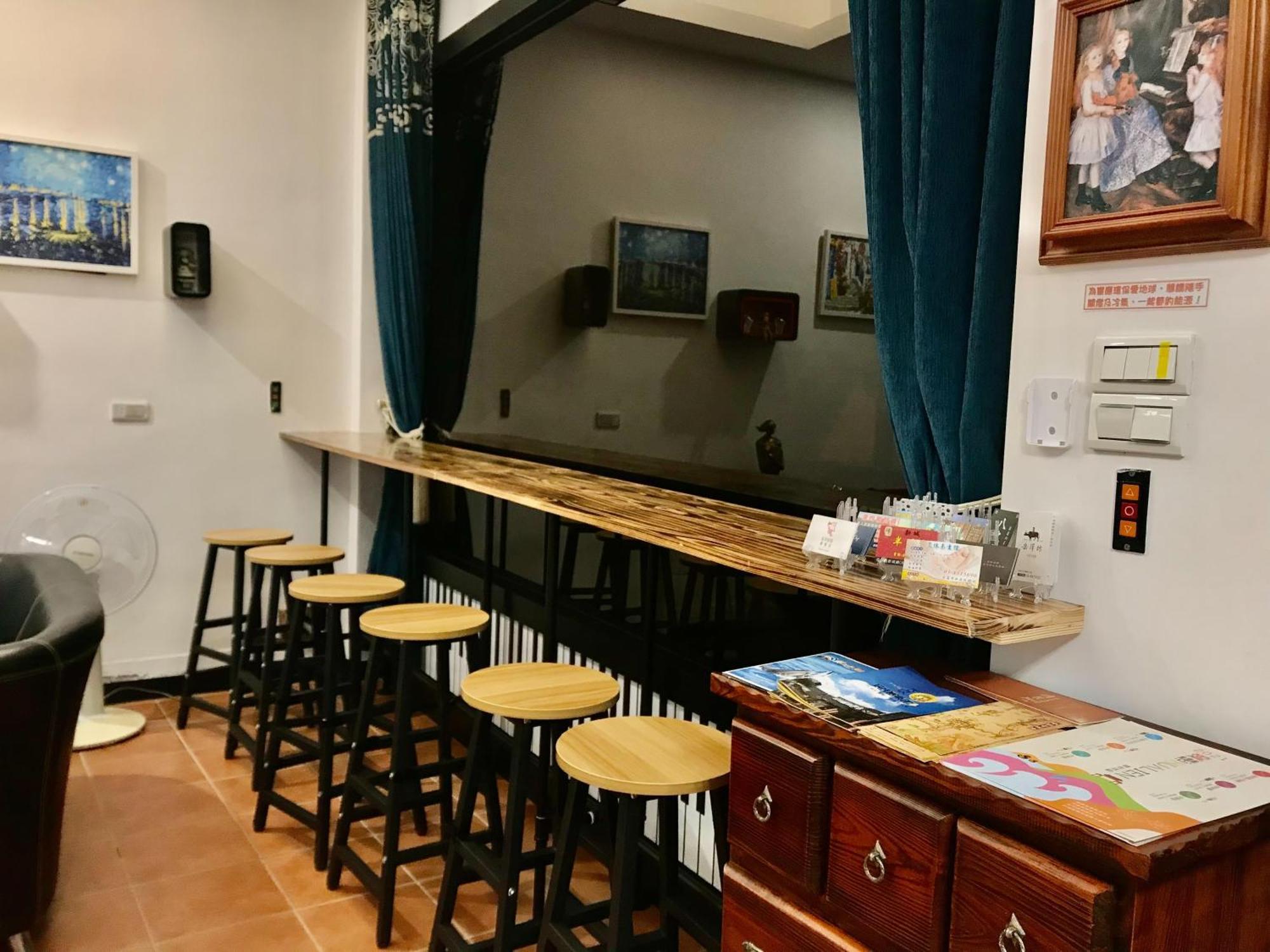 小小鋼琴家民宿&近夜市文創美食街 Hualien City Exterior photo